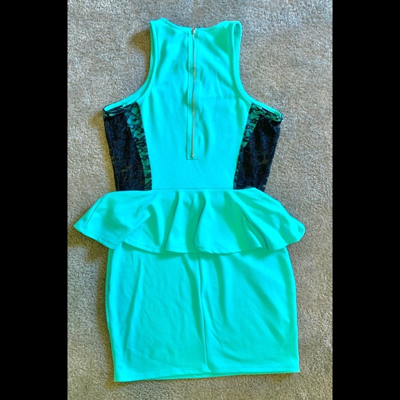 Mini dress - Picture 3 of 4